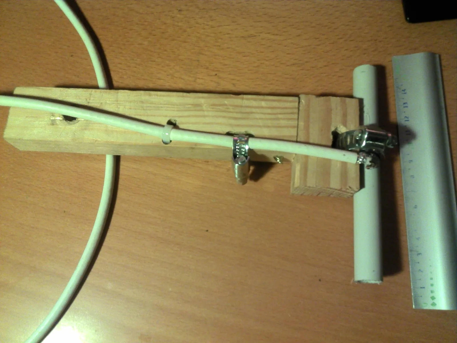 Homemade dipole antenna for SDR